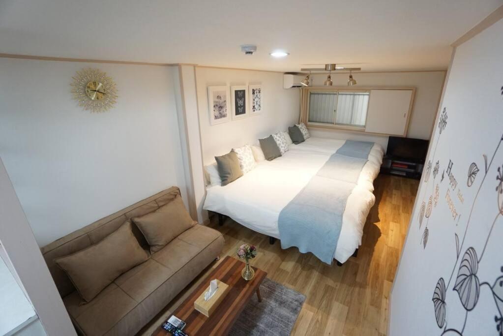House White Mansion 201 Apartment *